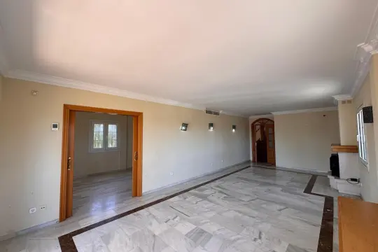 Image 6 thumb