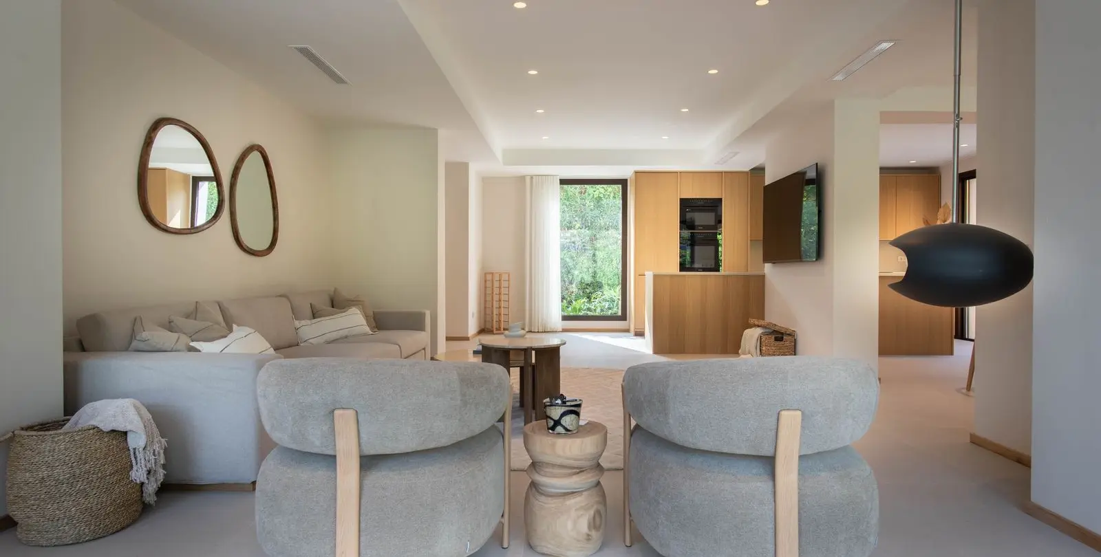 Sale of detached villa in Guadalmina Alta 8