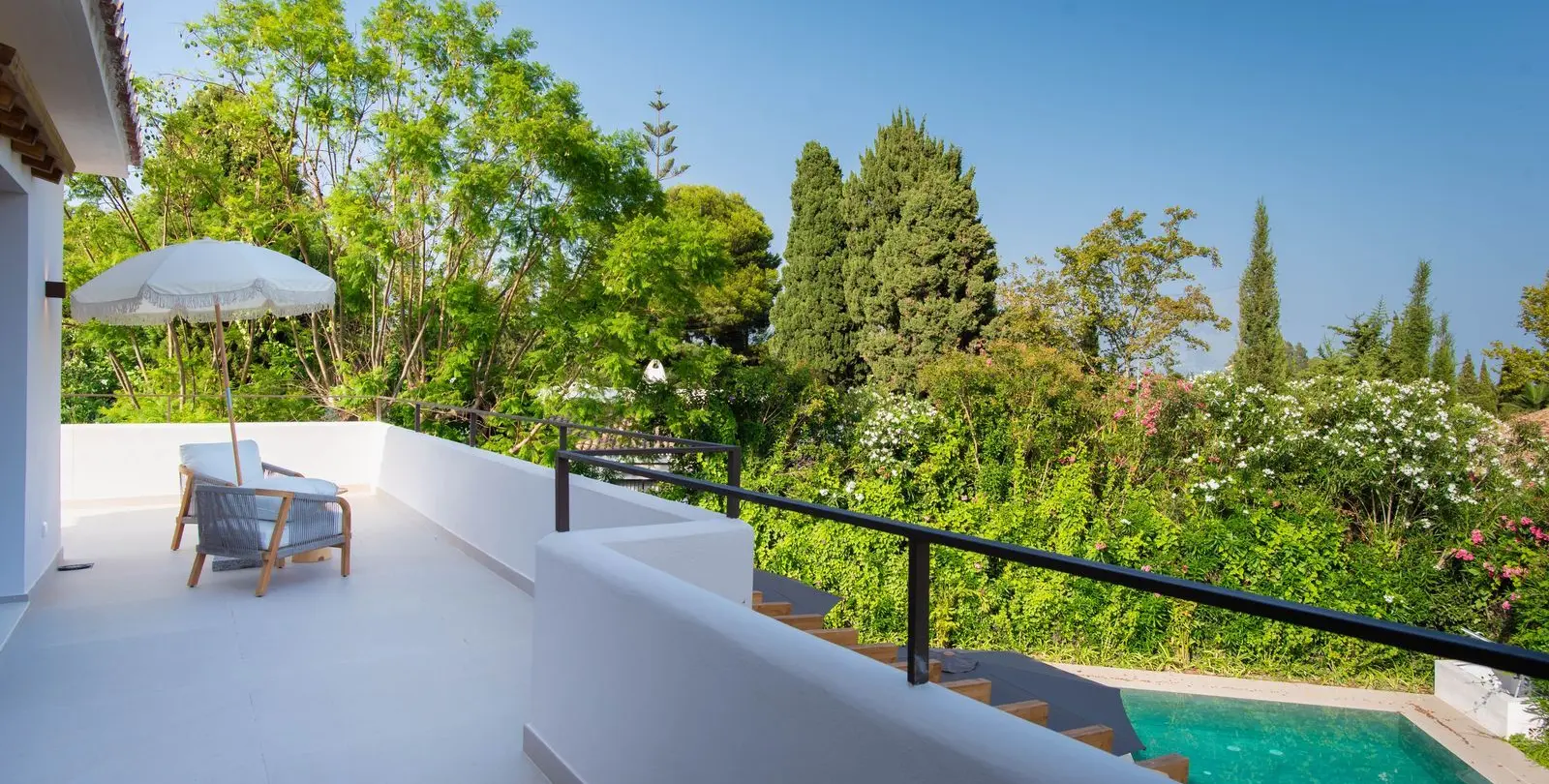 Sale of detached villa in Guadalmina Alta 16