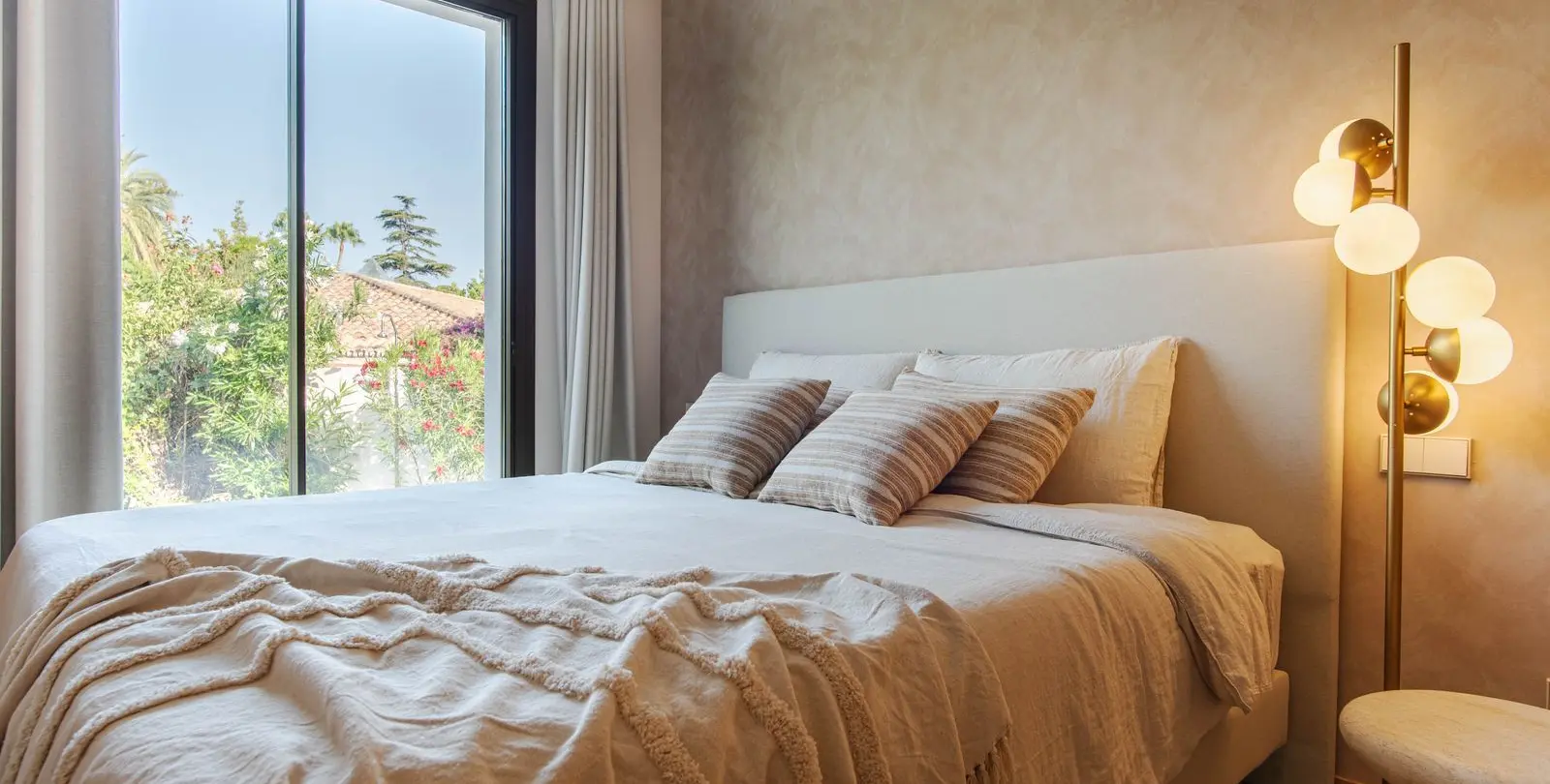 Sale of detached villa in Guadalmina Alta 19