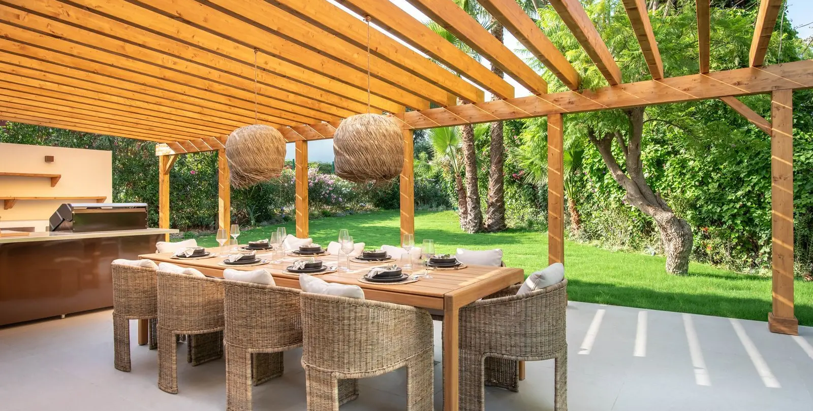 Sale of detached villa in Guadalmina Alta 22