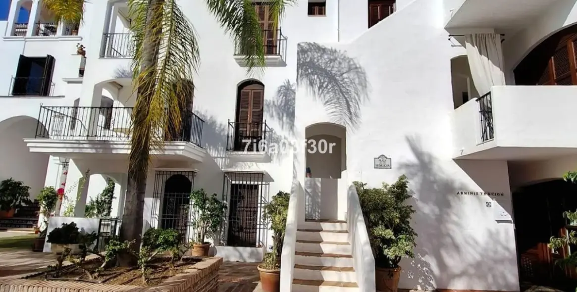 Long-term rent of penthouse in The Golden Mile 11