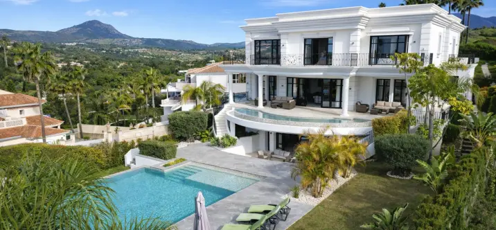 Alquiler a largo plazo de villa independiente en Benahavís 1