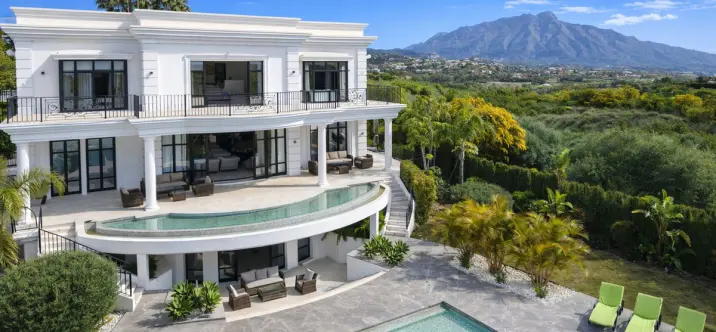 Alquiler a largo plazo de villa independiente en Benahavís 2