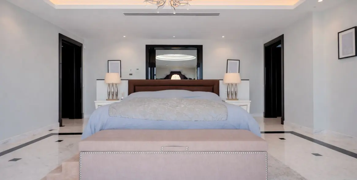 Alquiler a largo plazo de villa independiente en Benahavís 30