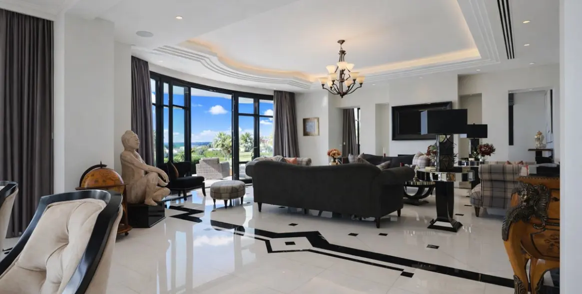 Alquiler a largo plazo de villa independiente en Benahavís 31