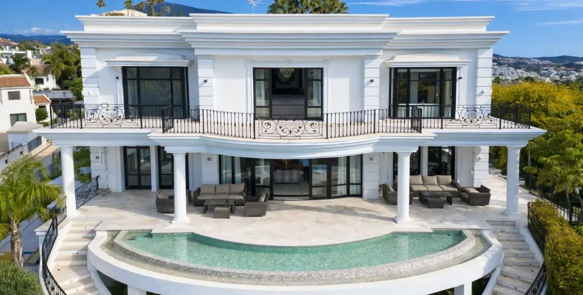 Alquiler a largo plazo de villa independiente en Benahavís 36