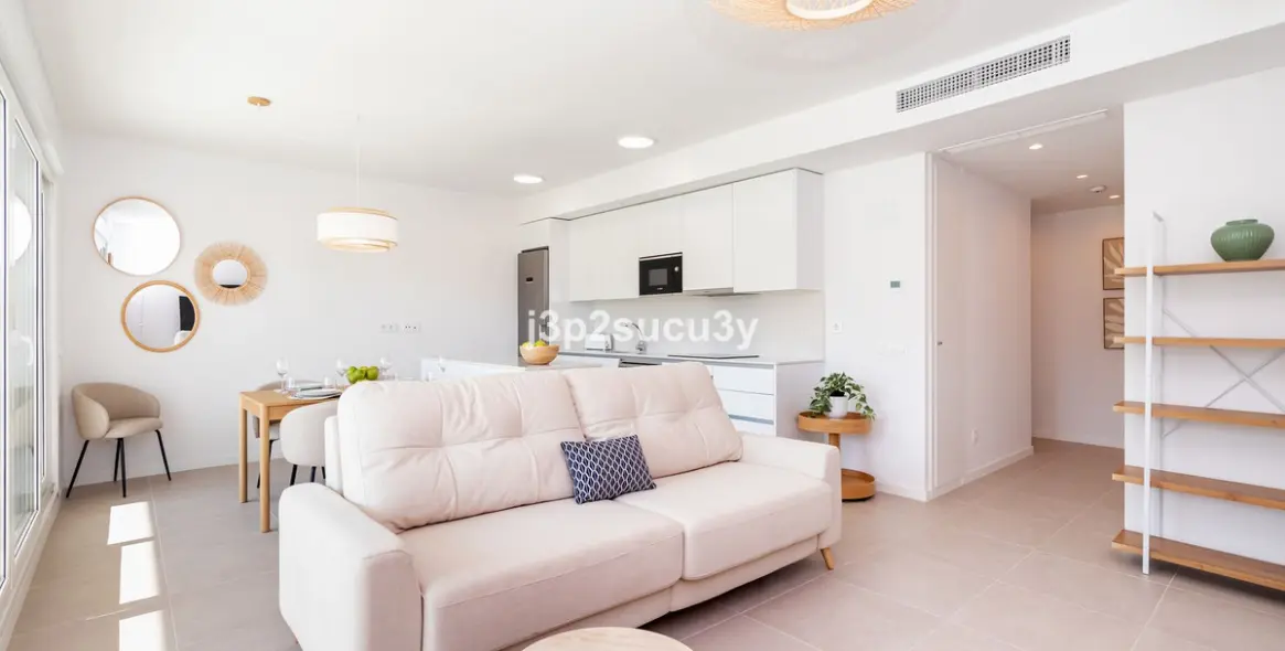 Sale of middle floor apartment in Bel Air 10