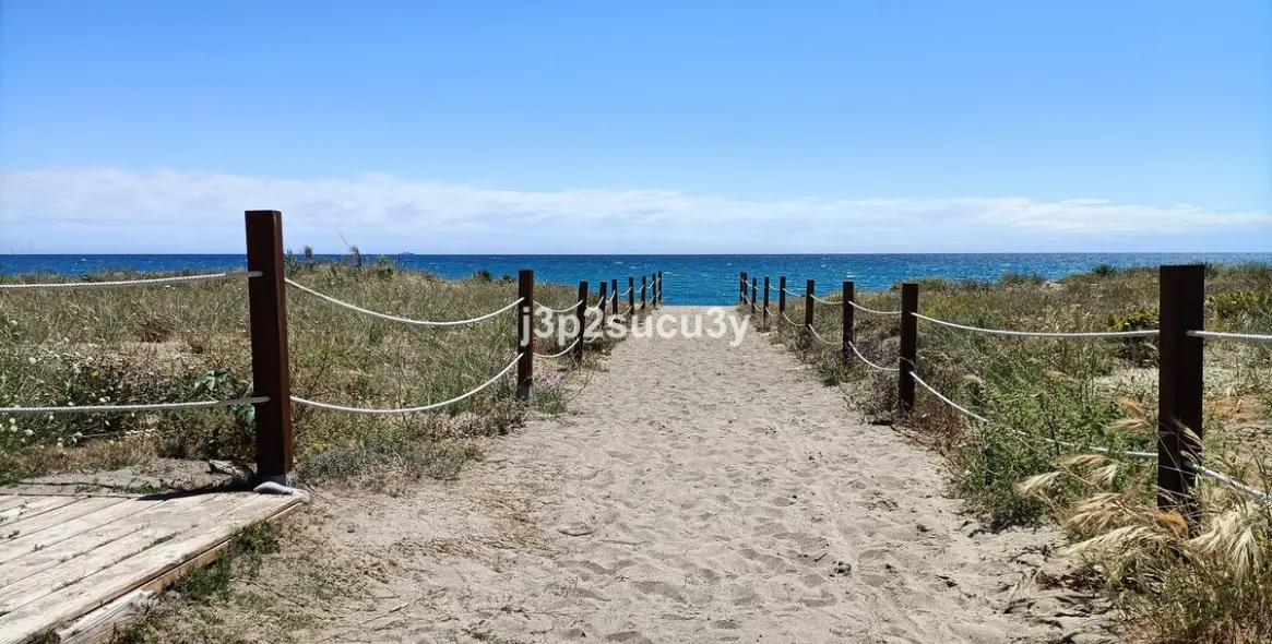 Sale of middle floor apartment in Bel Air 35