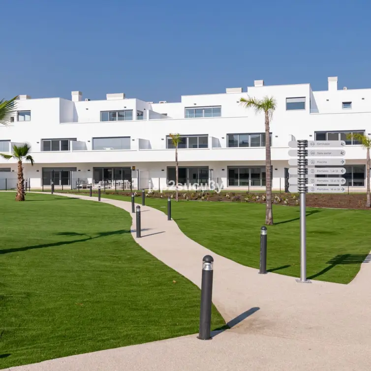 Venta de apartamento en planta media en Bel Air