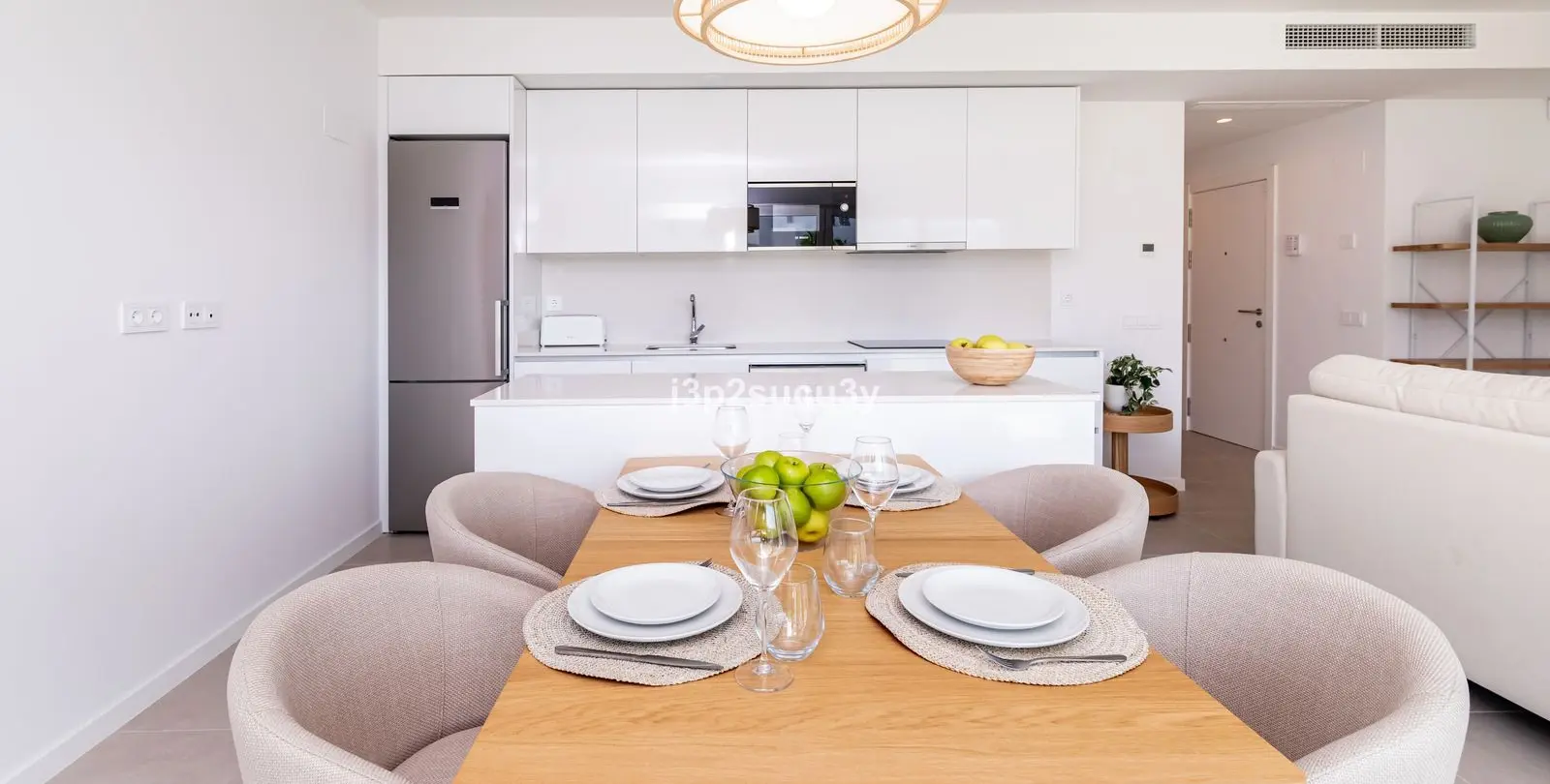 Sale of middle floor apartment in Bel Air 10