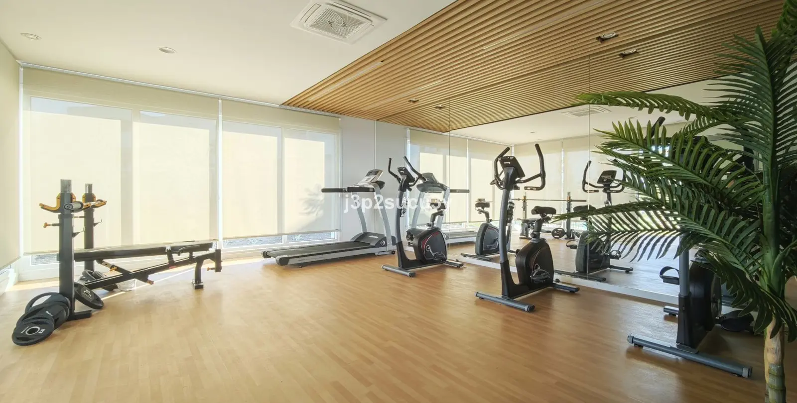 Sale of middle floor apartment in Bel Air 31