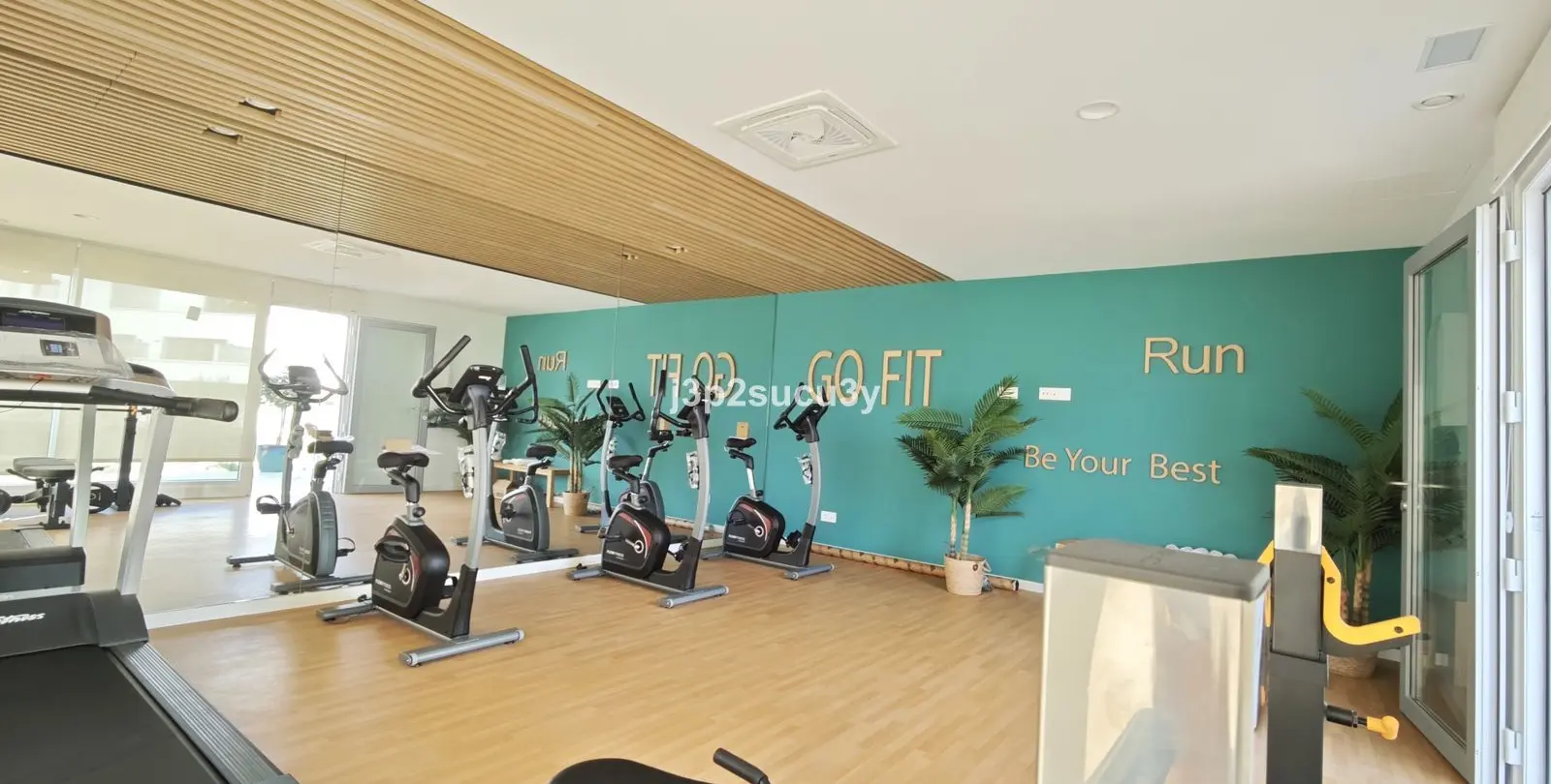Sale of middle floor apartment in Bel Air 32