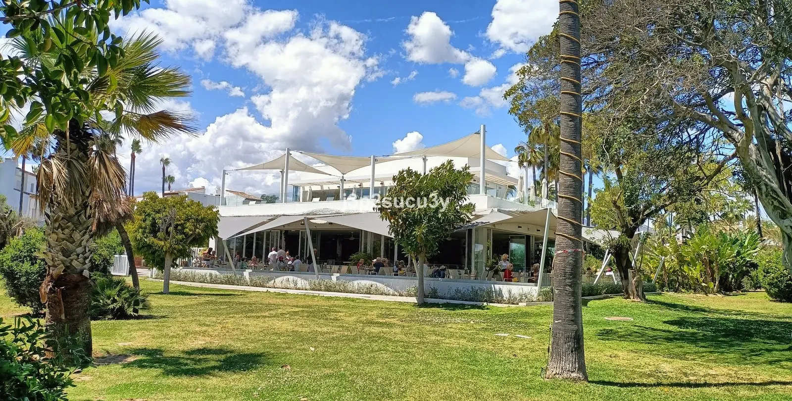 Sale of middle floor apartment in Bel Air 39