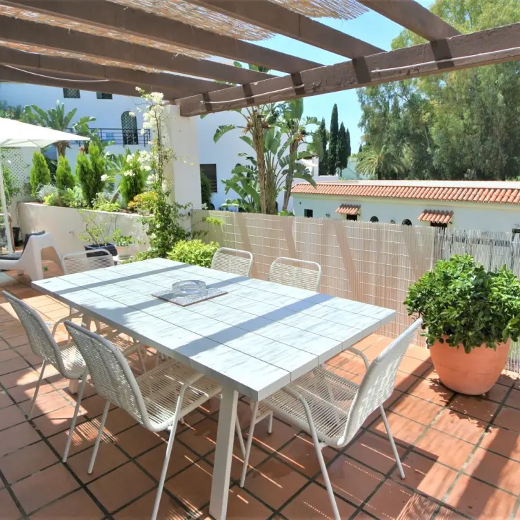 Venta de apartamento en planta media en The Golden Mile