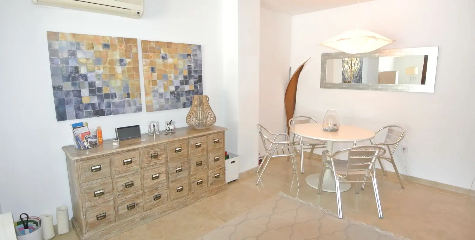 Sale of middle floor apartment in The Golden Mile 5