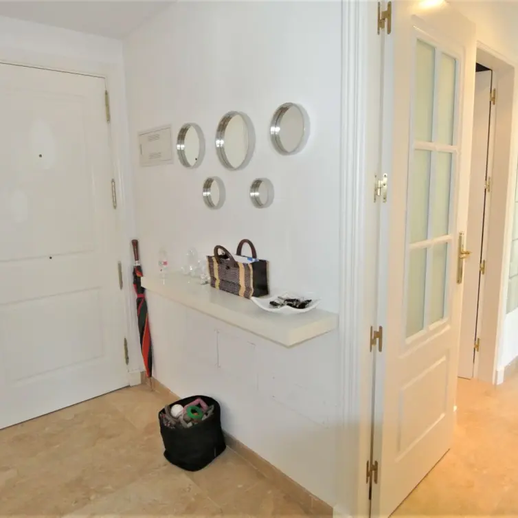 Venta de apartamento en planta media en The Golden Mile
