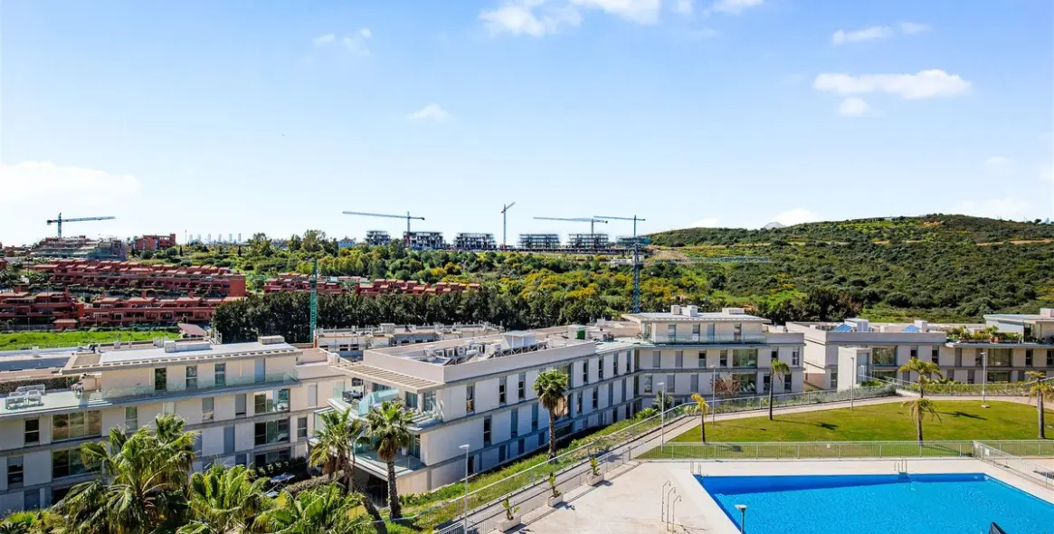 Продажа двухуровневого пентхауса в Estepona 4