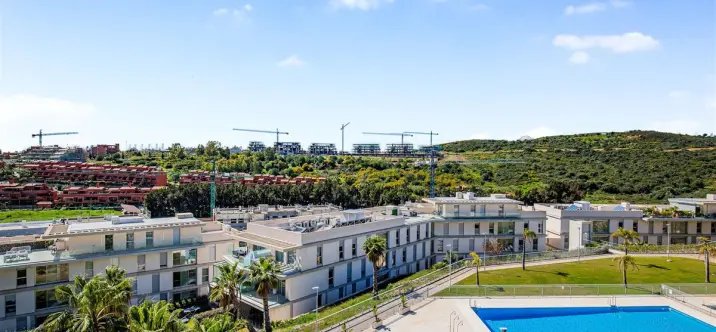 Продажа двухуровневого пентхауса в Estepona 3