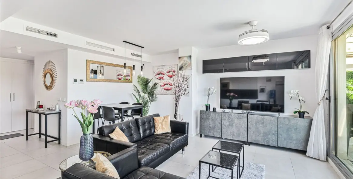 Продажа двухуровневого пентхауса в Estepona 6