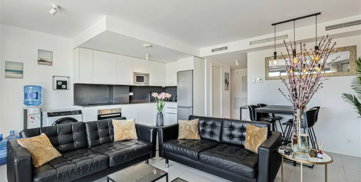 Продажа двухуровневого пентхауса в Estepona 8