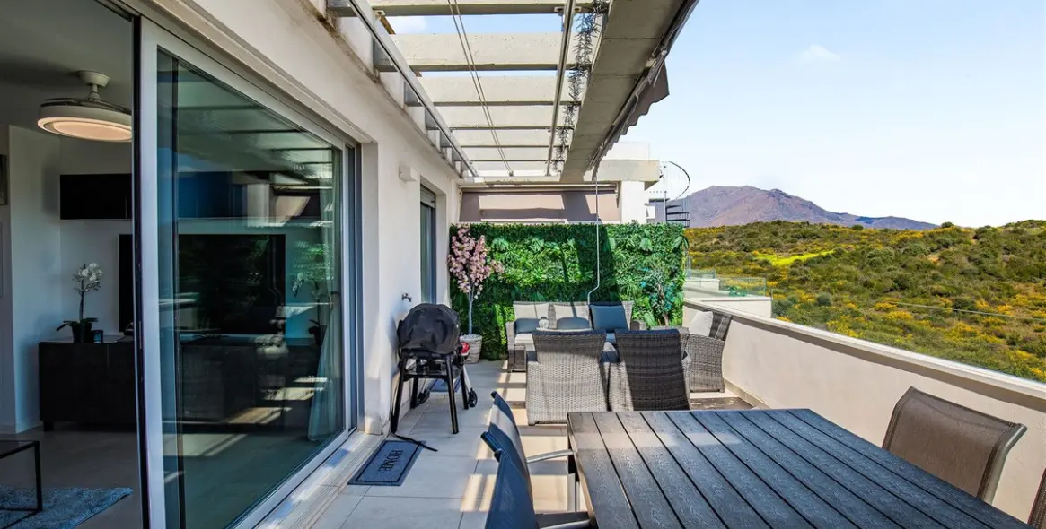 Продажа двухуровневого пентхауса в Estepona 13