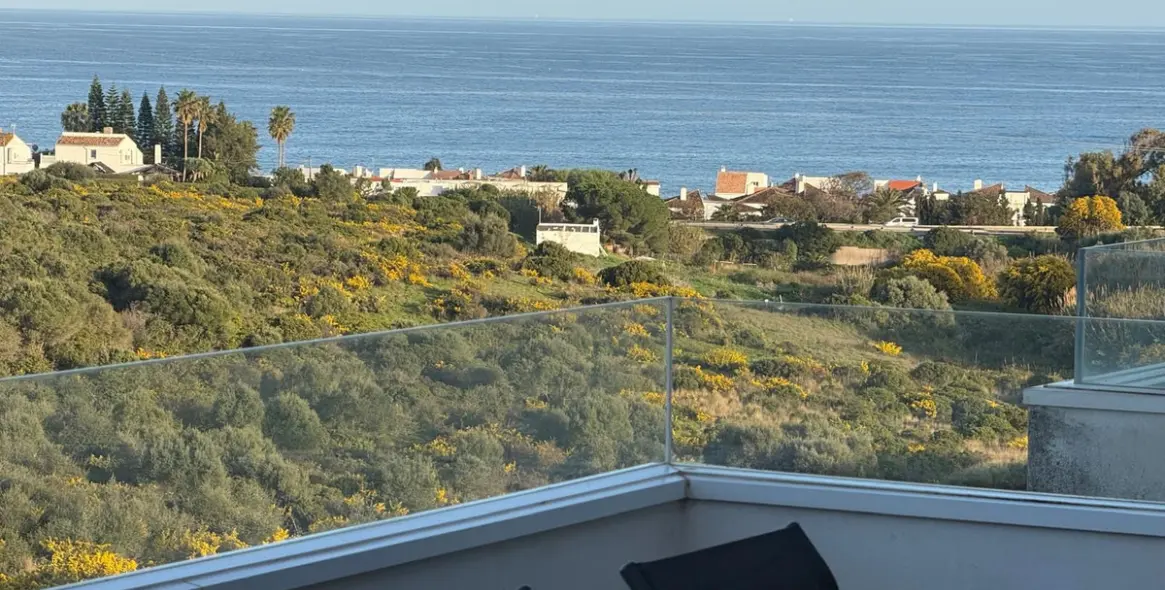 Продажа двухуровневого пентхауса в Estepona 14