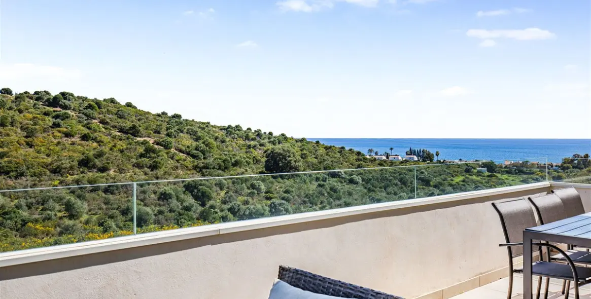 Продажа двухуровневого пентхауса в Estepona 15