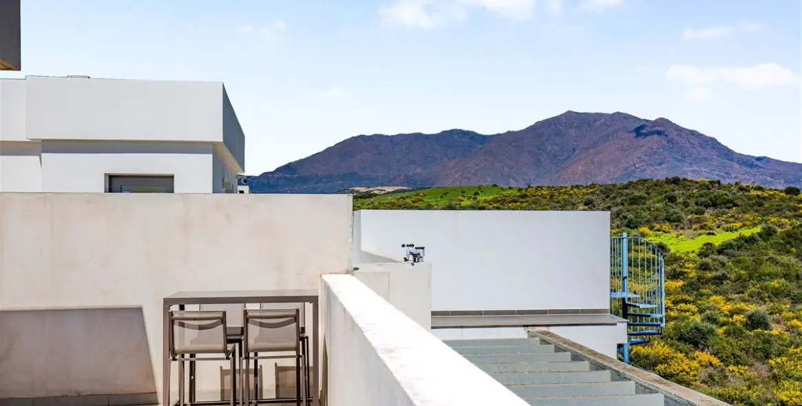 Продажа двухуровневого пентхауса в Estepona 27