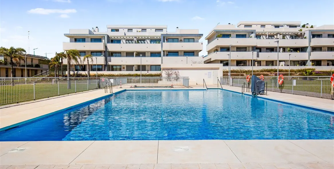 Продажа двухуровневого пентхауса в Estepona 32