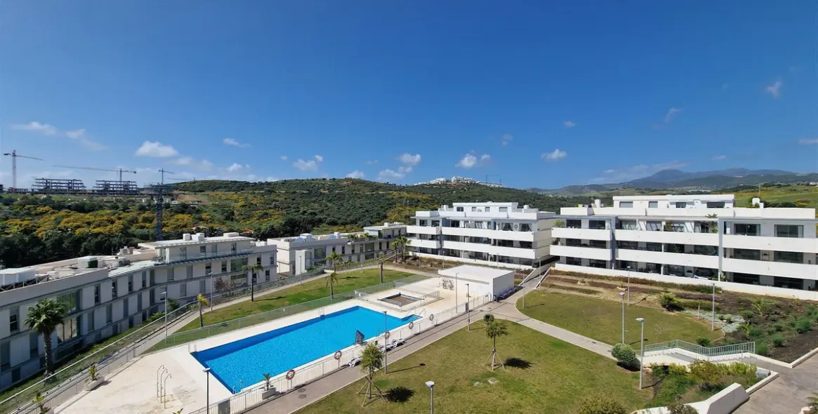 Sale of penthouse duplex in Estepona 39