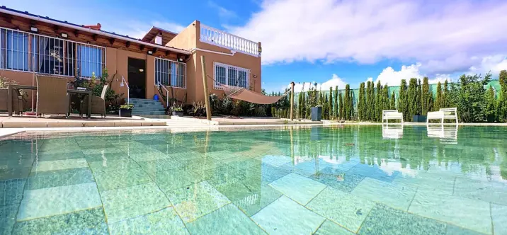 Sale of detached villa in Estepona 0