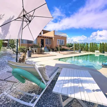 Sale of detached villa in Estepona