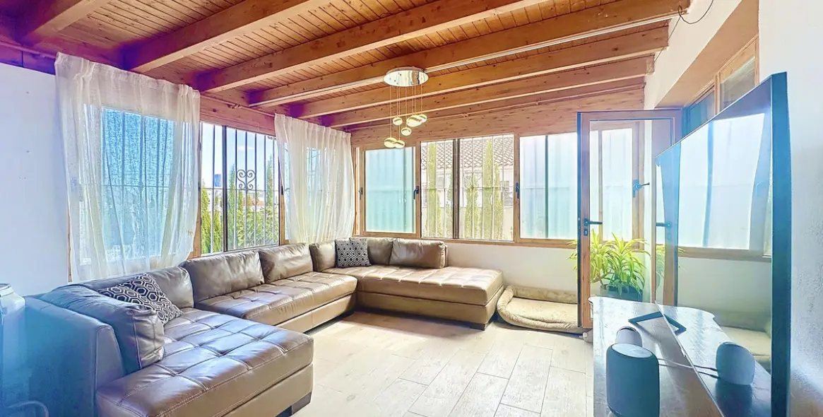 Sale of detached villa in Estepona 11