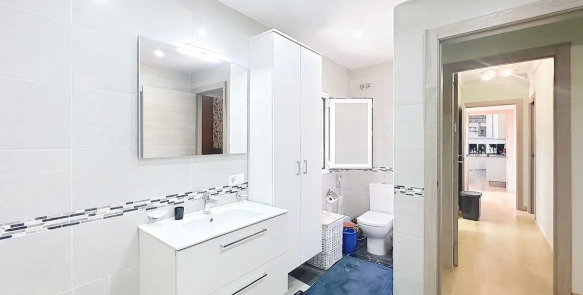 Sale of detached villa in Estepona 18