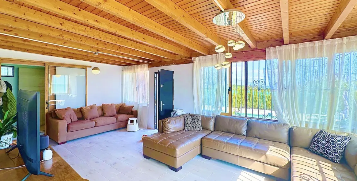 Sale of detached villa in Estepona 22