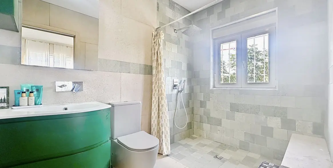 Sale of detached villa in Estepona 26