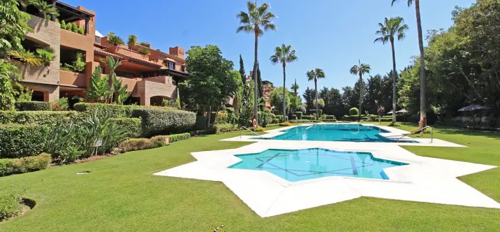 Продажа апартаментов на первом этаже в Guadalmina Baja 0