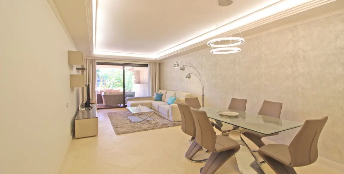 Продажа апартаментов на первом этаже в Guadalmina Baja 2