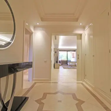 Продажа апартаментов на первом этаже в Guadalmina Baja