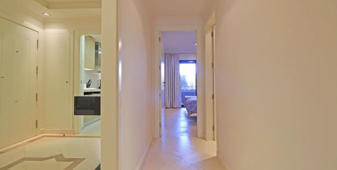 Продажа апартаментов на первом этаже в Guadalmina Baja 15