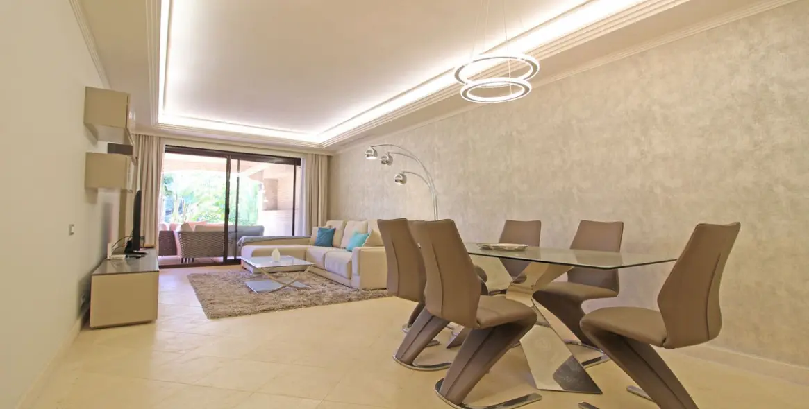 Продажа апартаментов на первом этаже в Guadalmina Baja 19