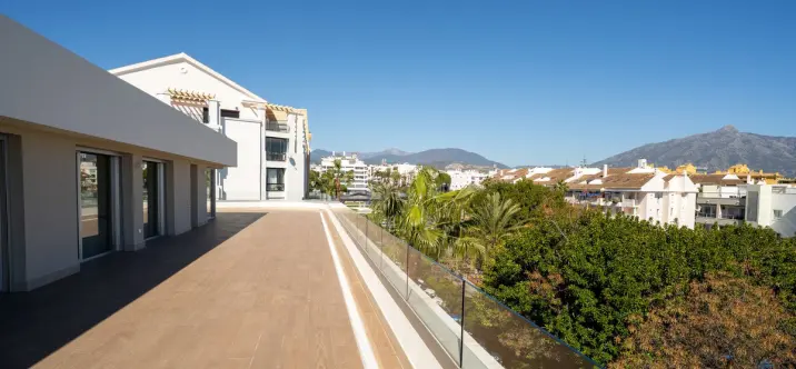 Sale of penthouse in San Pedro de Alcántara 4