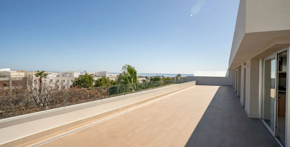 Sale of penthouse in San Pedro de Alcántara 12