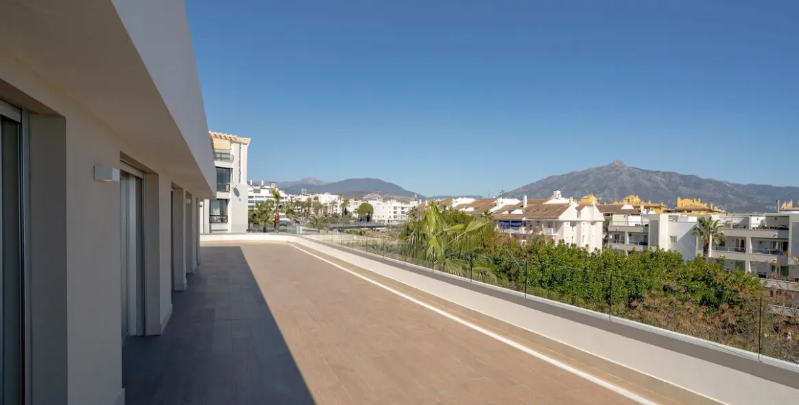 Sale of penthouse in San Pedro de Alcántara 13