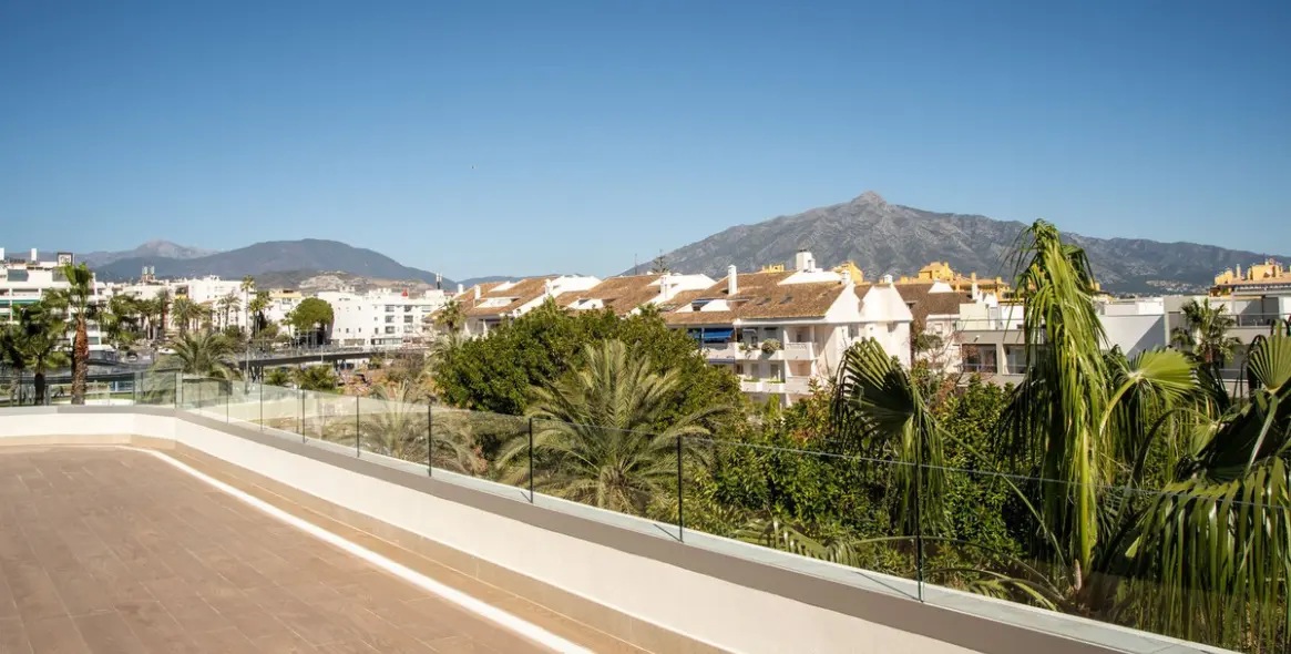 Sale of penthouse in San Pedro de Alcántara 14