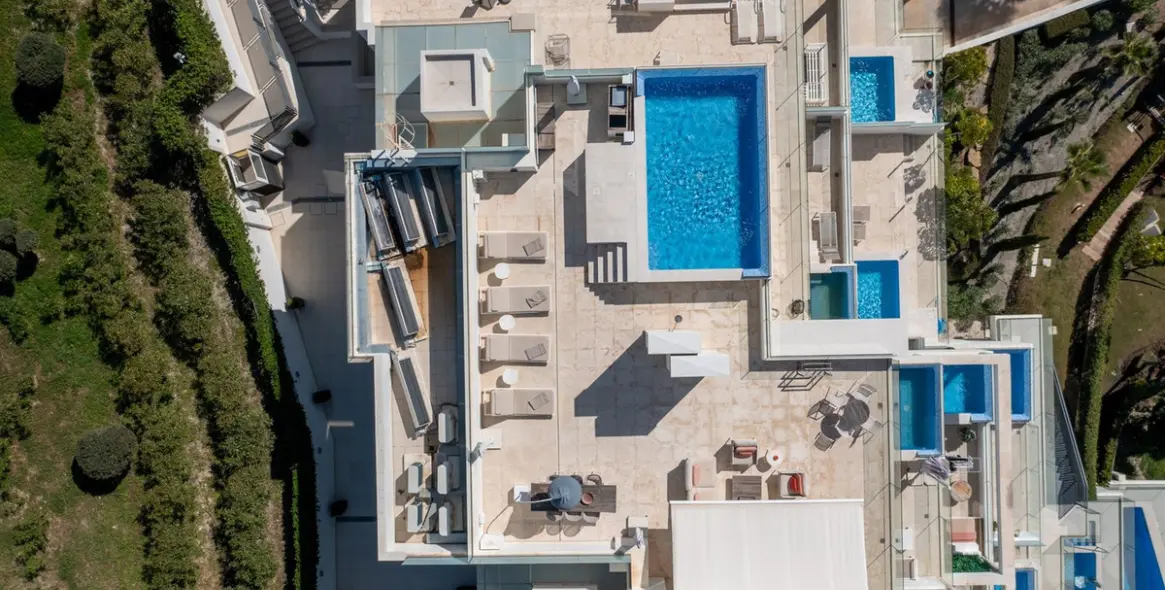 Sale of penthouse duplex in Nueva Andalucía 2