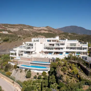 Sale of penthouse duplex in Nueva Andalucía