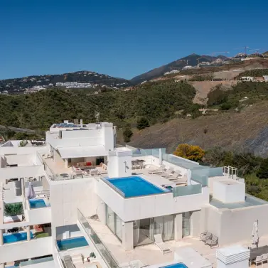 Sale of penthouse duplex in Nueva Andalucía