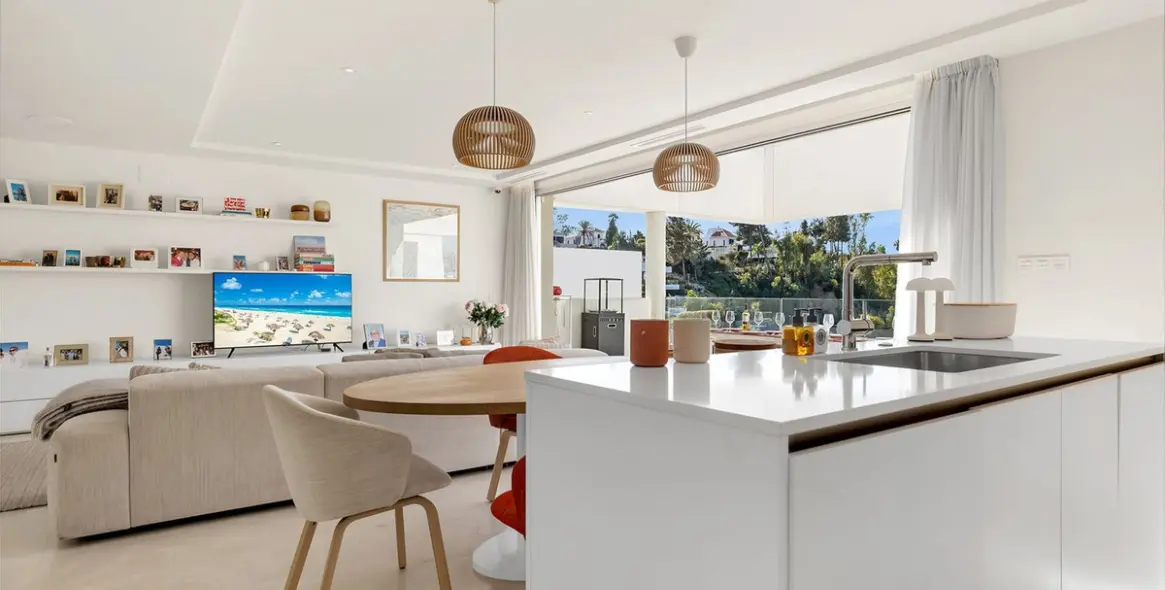 Sale of penthouse duplex in Nueva Andalucía 8